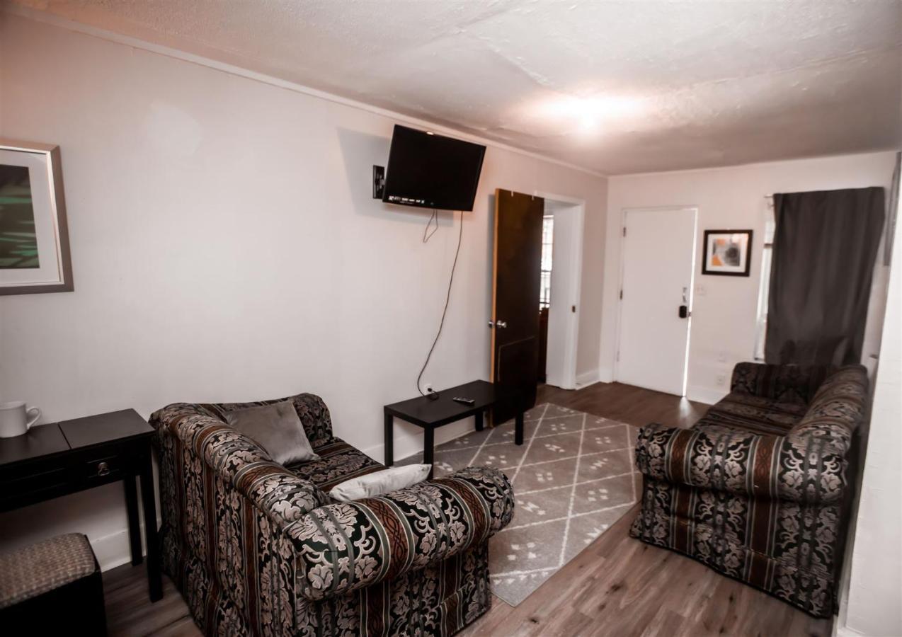 Historic Hill Apt2 Tuskegee Exterior photo